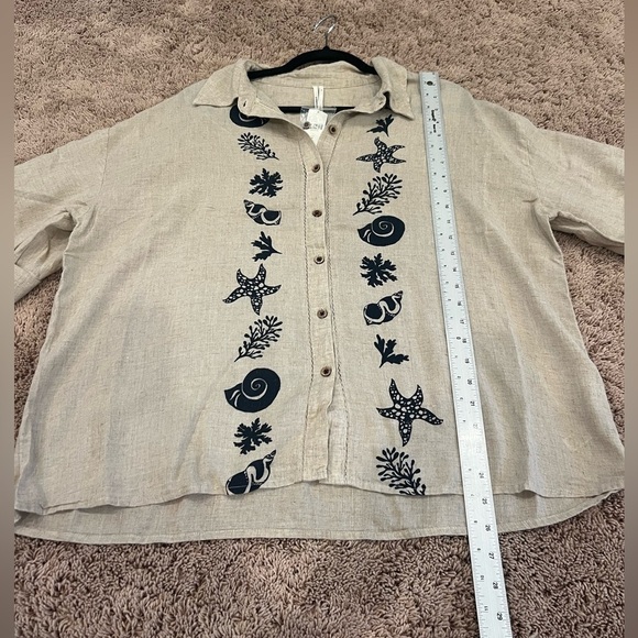 NWT new MEDIUM by Anthropologie button down linen shirt beach shell print tan - Picture 16 of 17